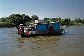 Tonle Sap - Chong Khneas floating village - houseboats 